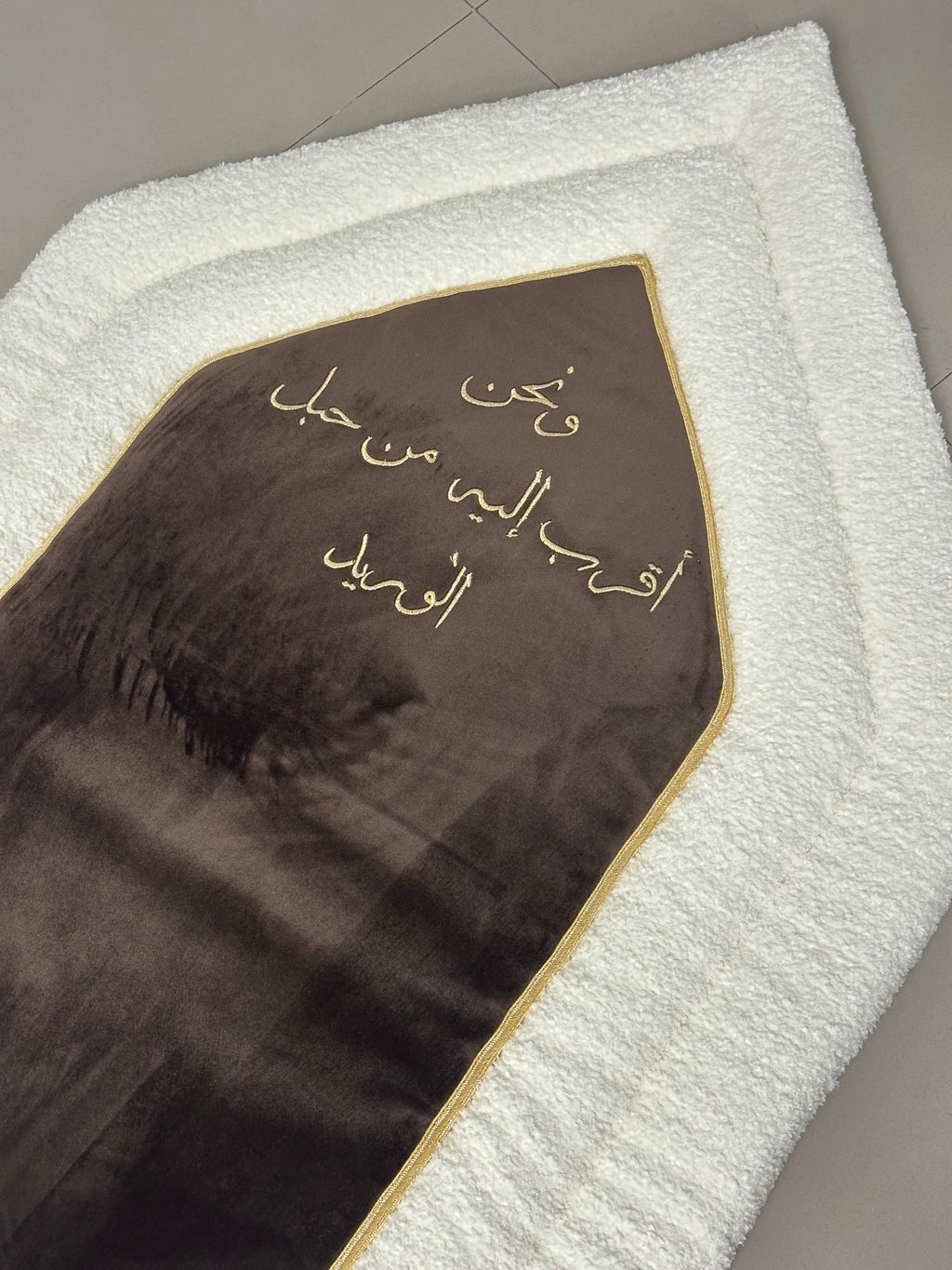Lanceolé Dark Brown with Duaa