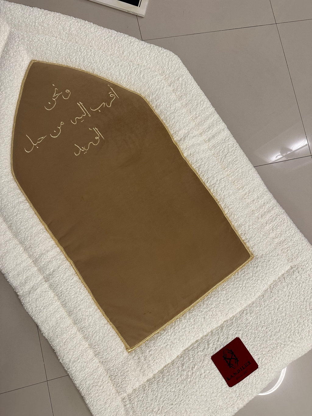 Lanceolé camel with Duaa